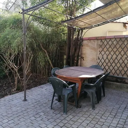 Vakantiehuis Maison Individuelle Au Calme Montreuil (Seine-Saint-Denis)